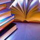 stapel boeken op leestafel